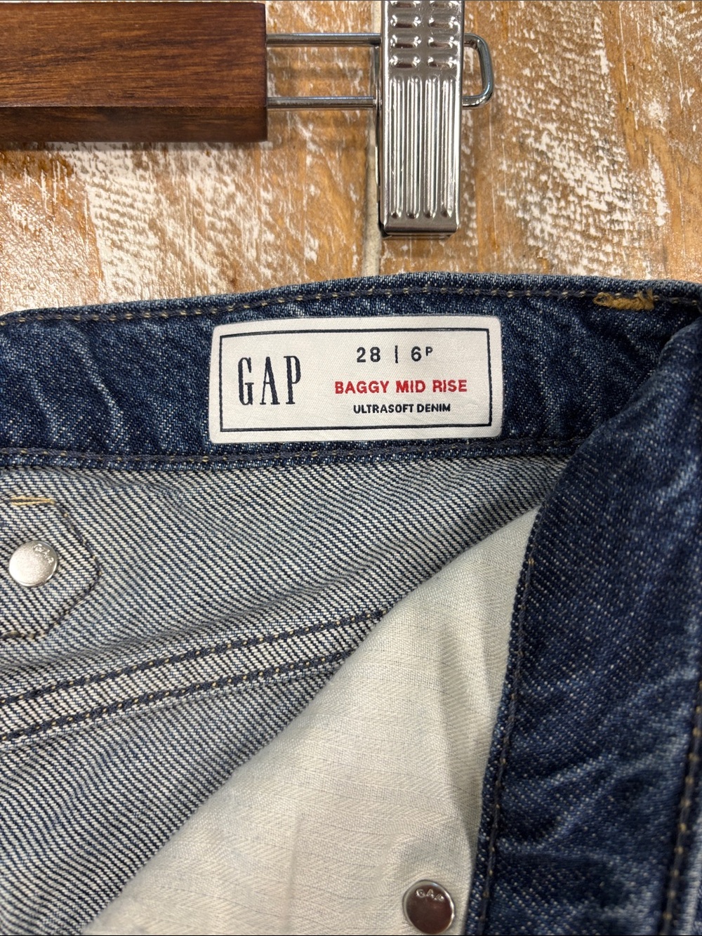 GAP Mid-Rise UltraSoft Buckle Baggy Jeans in Indigo Blue - Picture 2 of 3
